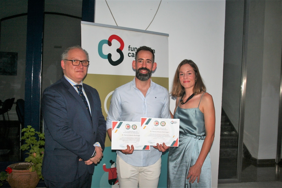entrega_premio_colegio_enfermeria_julio_23.jpg